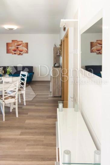 Casa Okrug Gornji, Okrug, 184m2