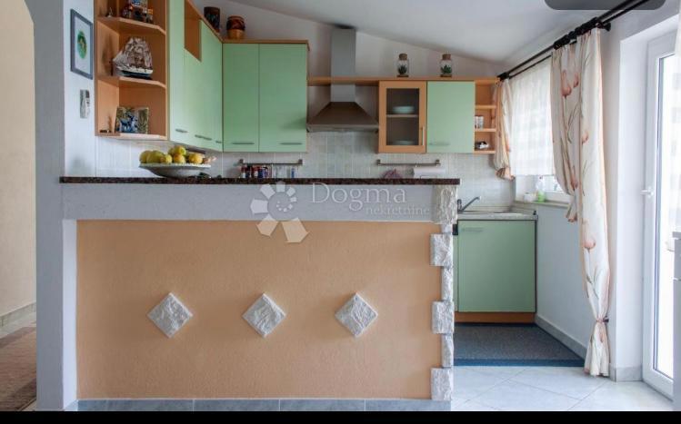 Casa Okrug Gornji, Okrug, 184m2