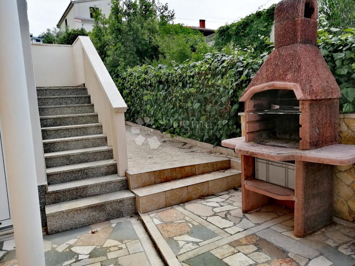 Casa Okrug Gornji, Okrug, 184m2