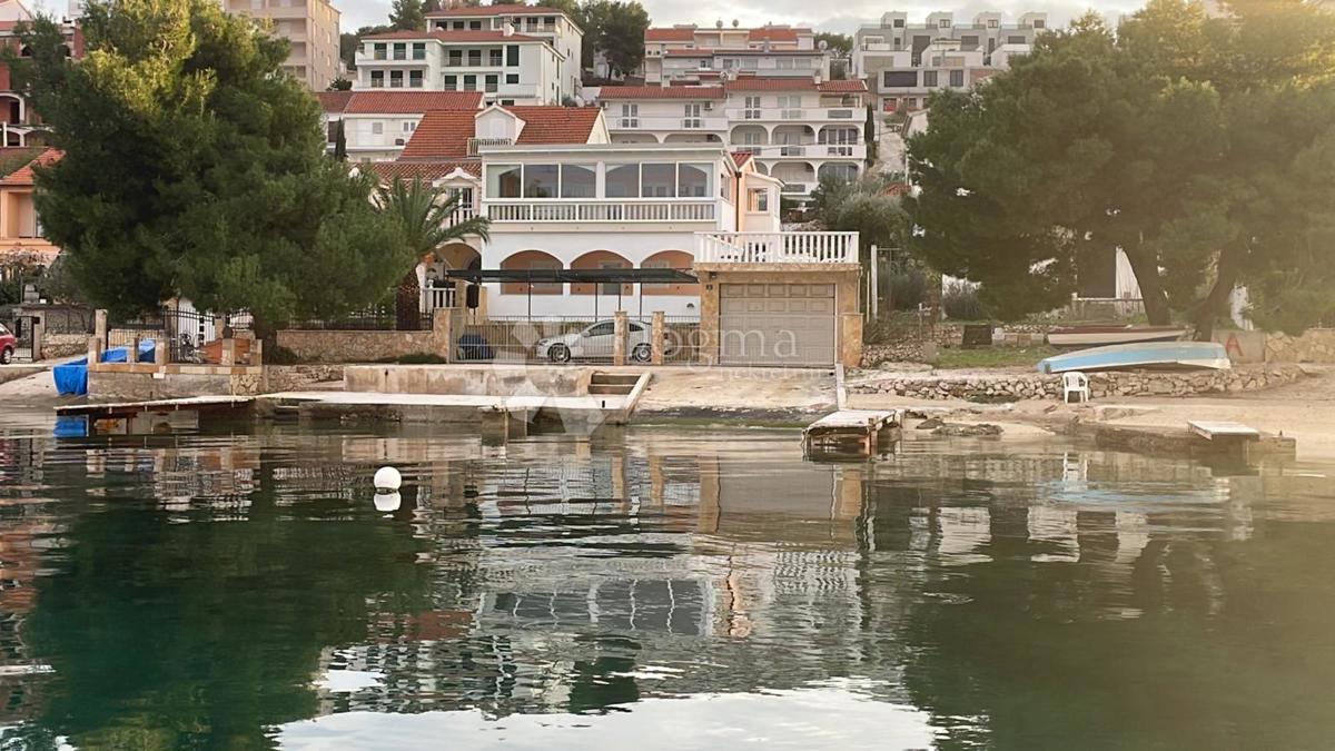 Casa Okrug Gornji, Okrug, 184m2