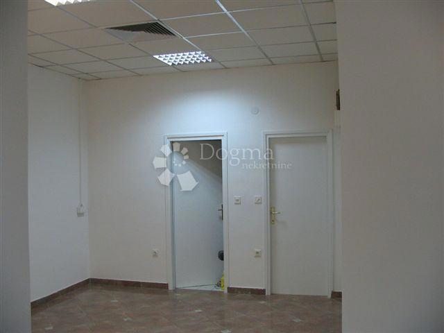 Locale commerciale Trešnjevka, Trešnjevka - Sjever, 4m2