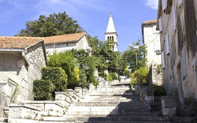 Terreno Nerežišća, 2.343m2