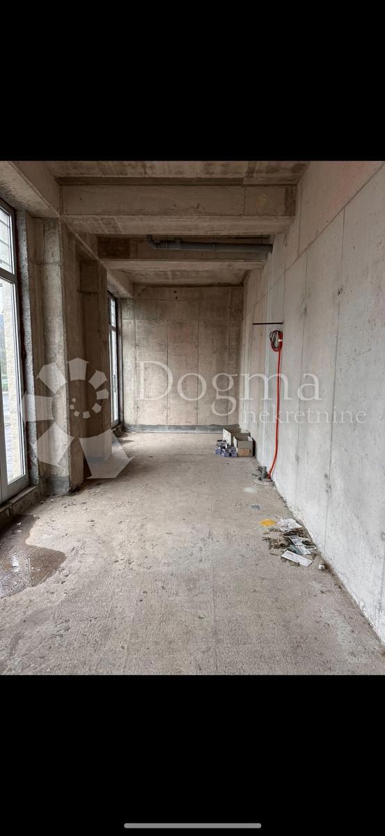 Locale commerciale Krnjevo, Rijeka, DA, 21m2