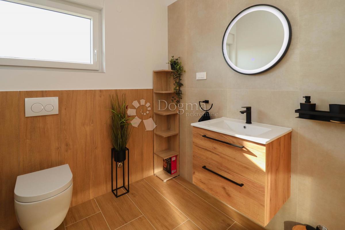 VILLA MODERNA CON PISCINA, ISTRIA - SVETI LOVREC