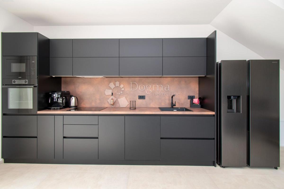 VILLA MODERNA CON PISCINA, ISTRIA - SVETI LOVREC