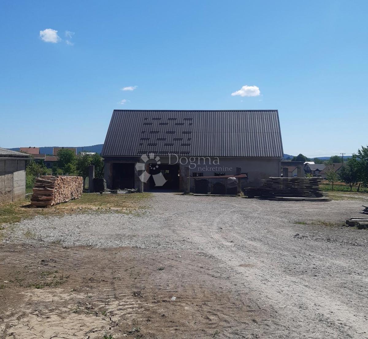 Locale commerciale Ogulin, 456m2