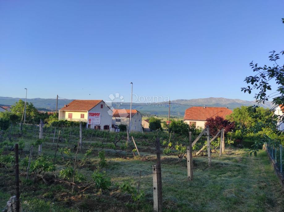 Terreno Brnaze, Sinj, 1.504m2