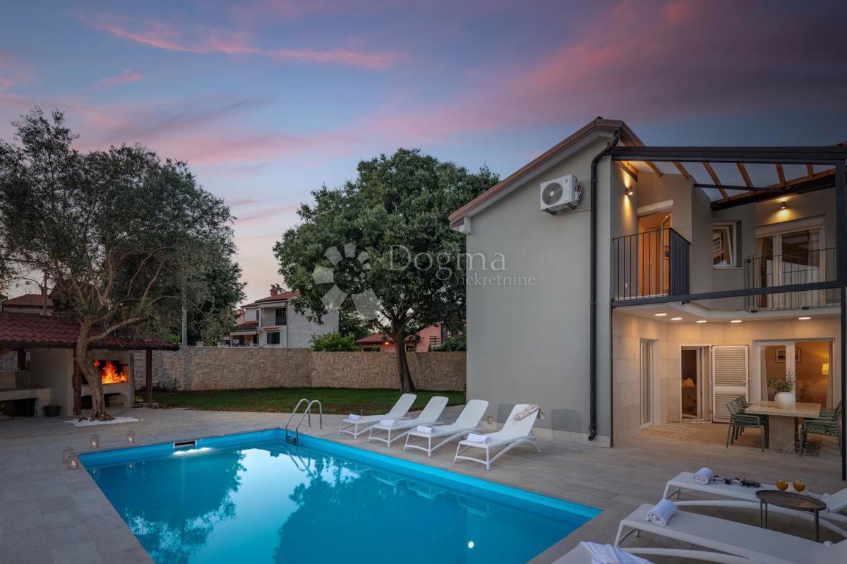 Moderna casa indipendente con piscina