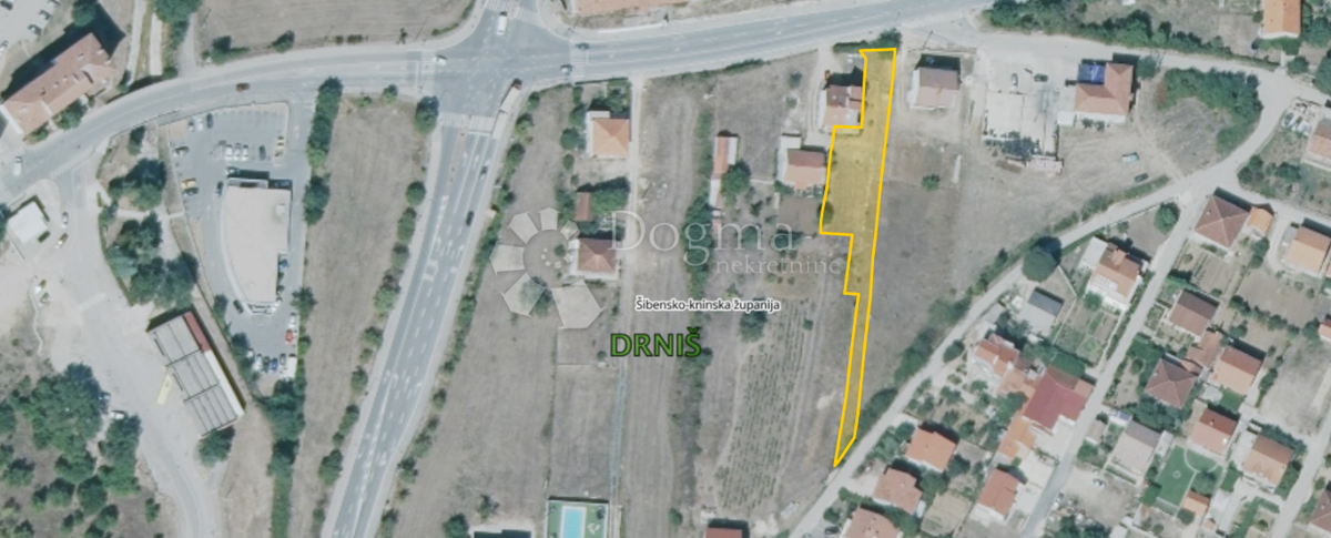 Terreno Drniš, 1.073m2