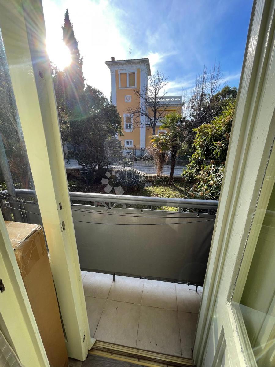 Appartamento in una villa austro-ungarica con giardino e 3 posti auto