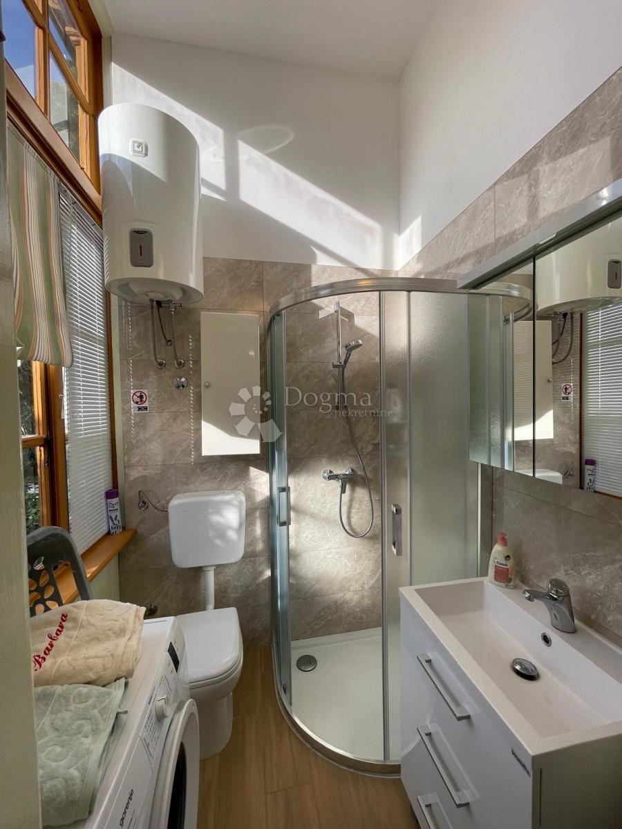 Appartamento in una villa austro-ungarica con giardino e 3 posti auto