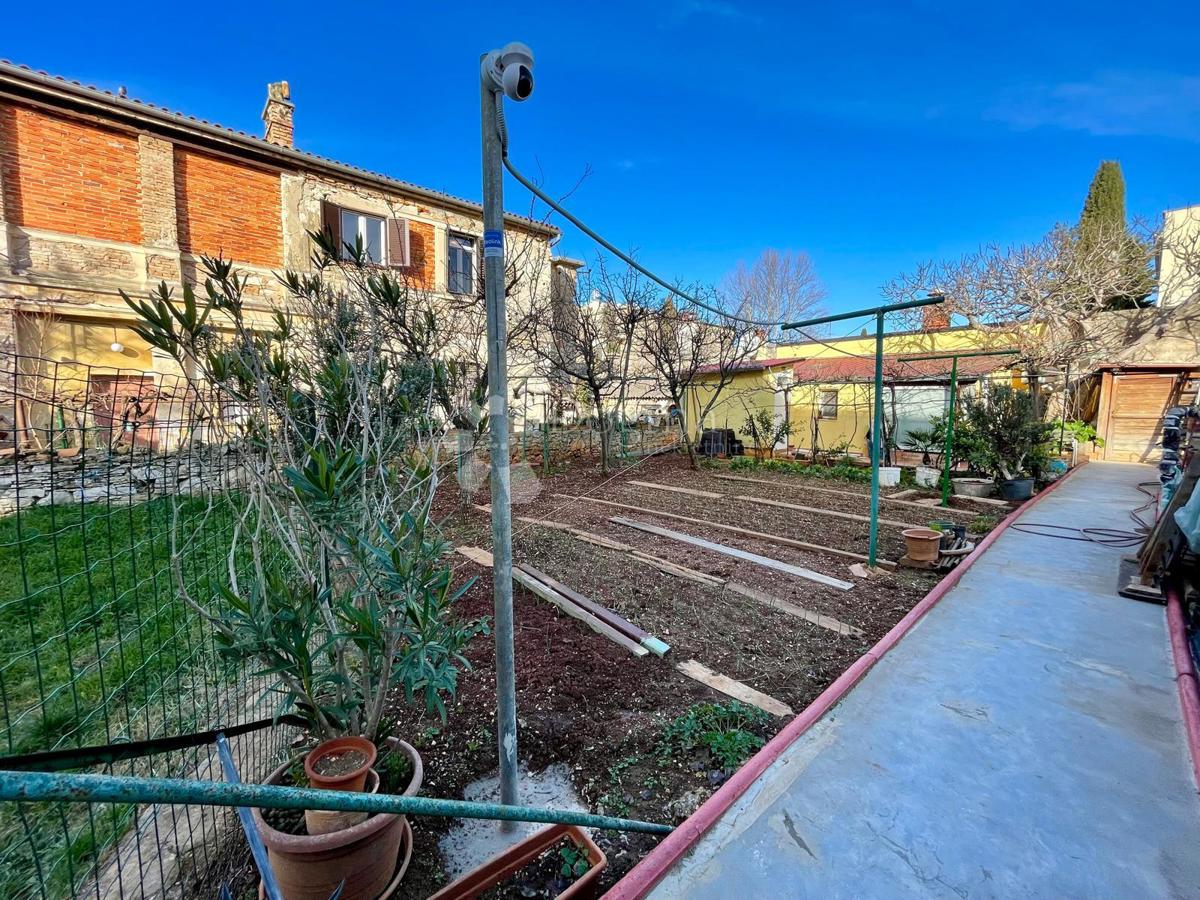 Appartamento in una villa austro-ungarica con giardino e 3 posti auto