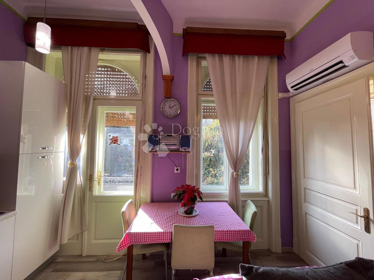 Appartamento in una villa austro-ungarica con giardino e 3 posti auto