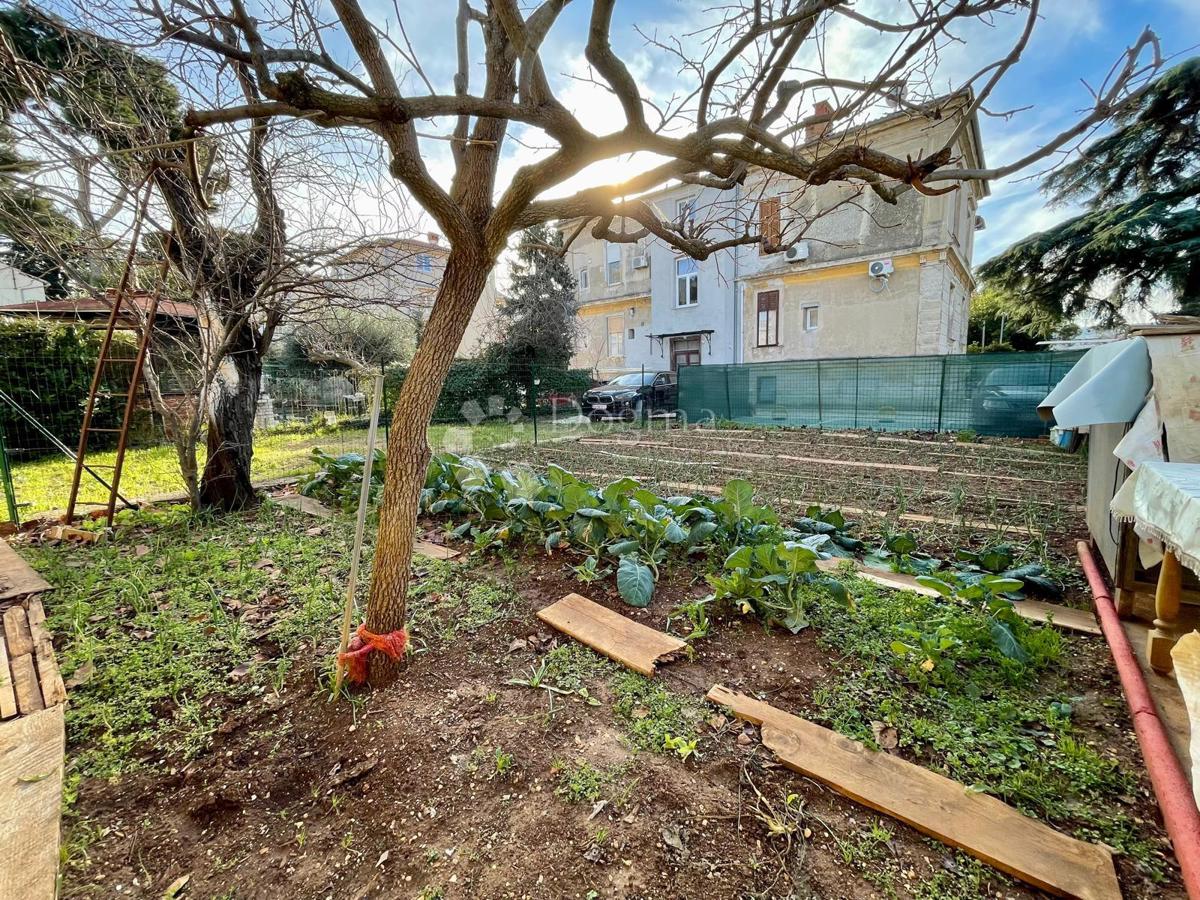 Appartamento in una villa austro-ungarica con giardino e 3 posti auto