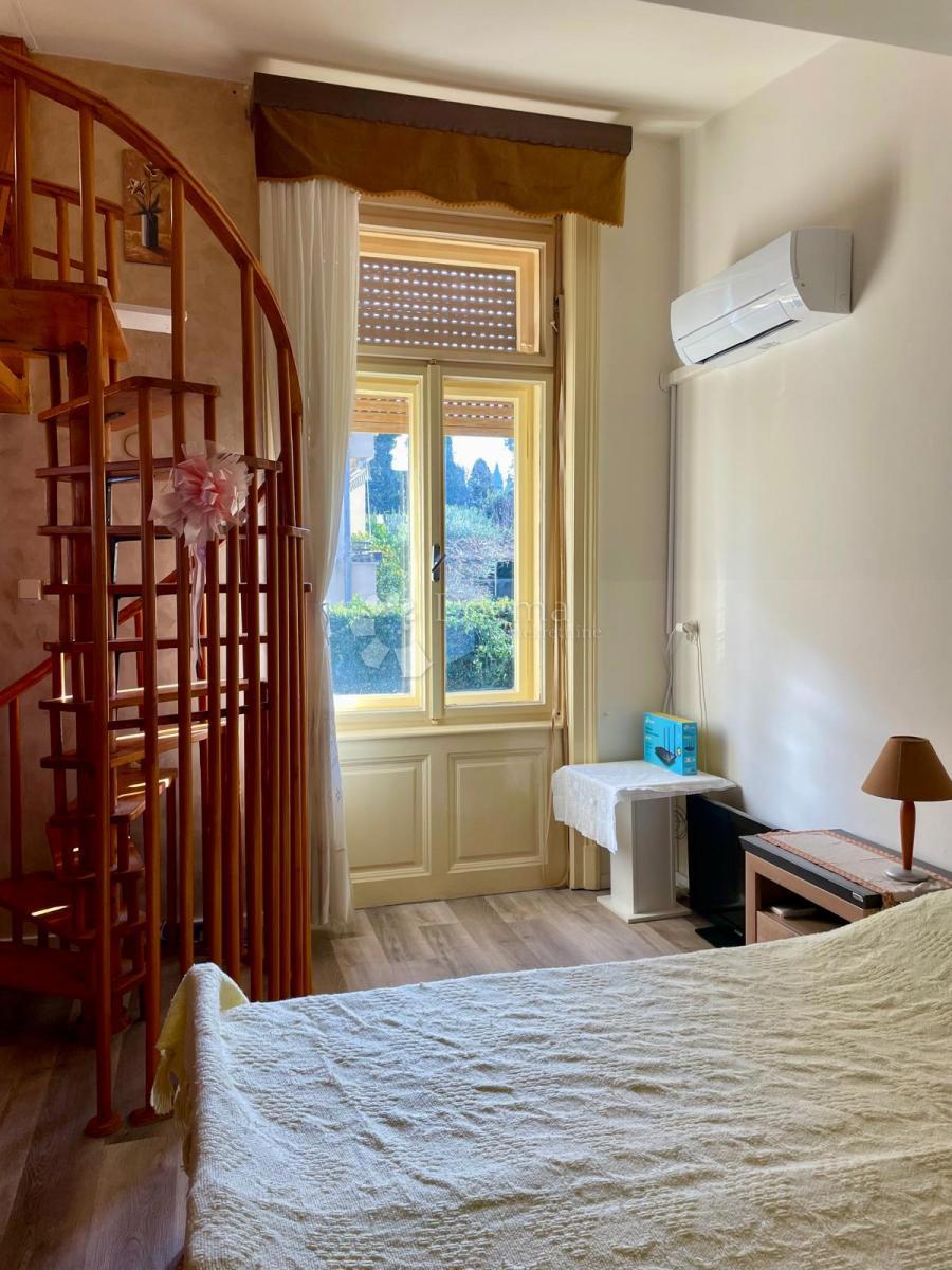 Appartamento in una villa austro-ungarica con giardino e 3 posti auto