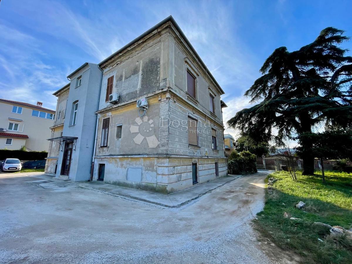 Appartamento in una villa austro-ungarica con giardino e 3 posti auto