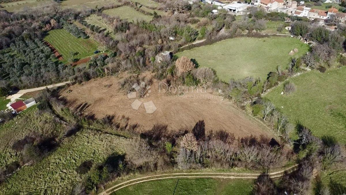Terreno edificabile Valtura, Ližnjan, 2.600m2