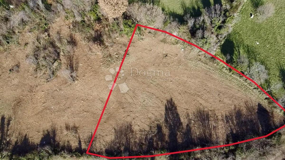 Terreno edificabile Valtura, Ližnjan, 2.600m2