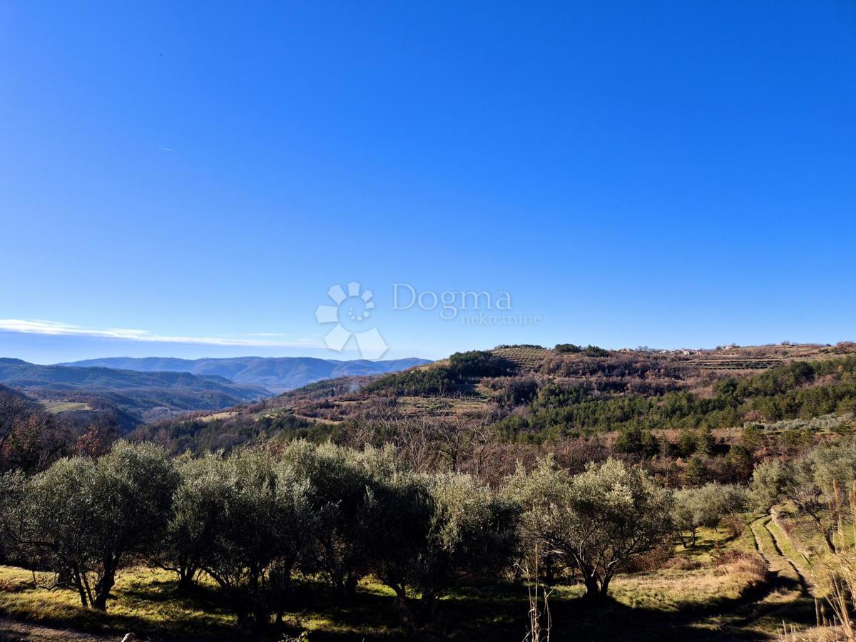 Proprietà unica con una splendida vista in Istria