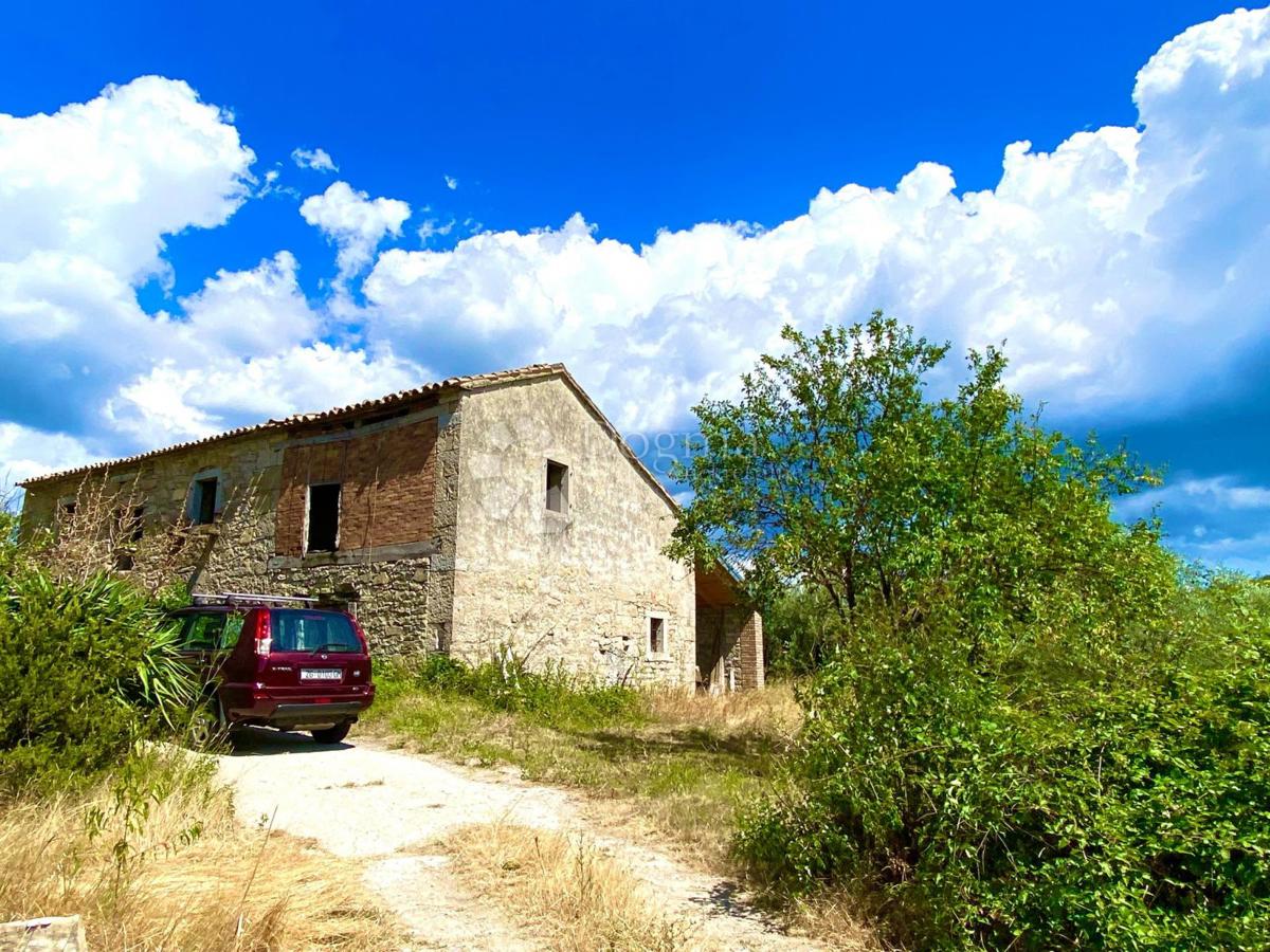 Proprietà unica con una splendida vista in Istria