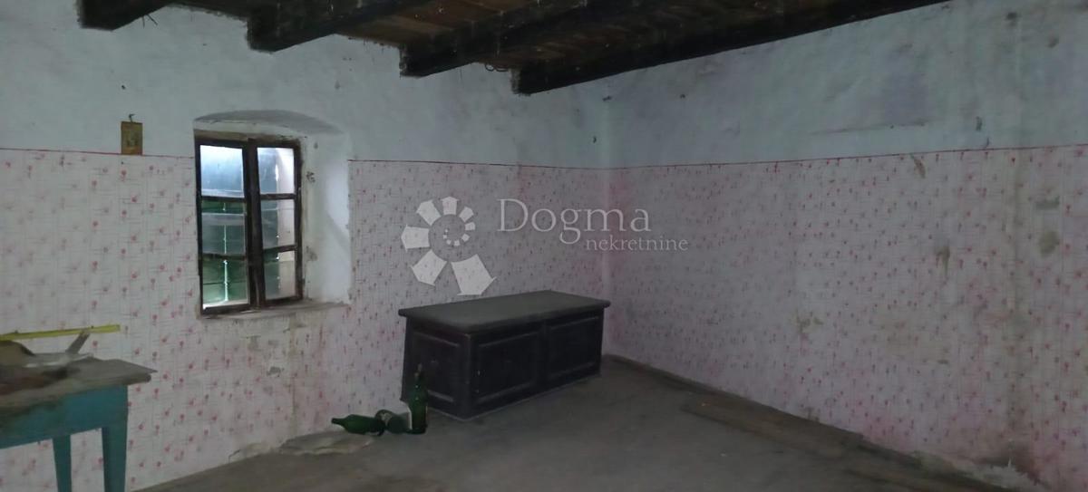 Casa con ampio terreno edificabile