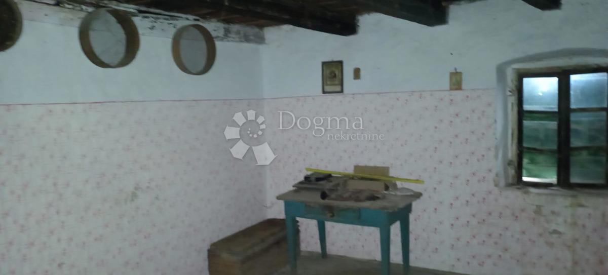 Casa con ampio terreno edificabile