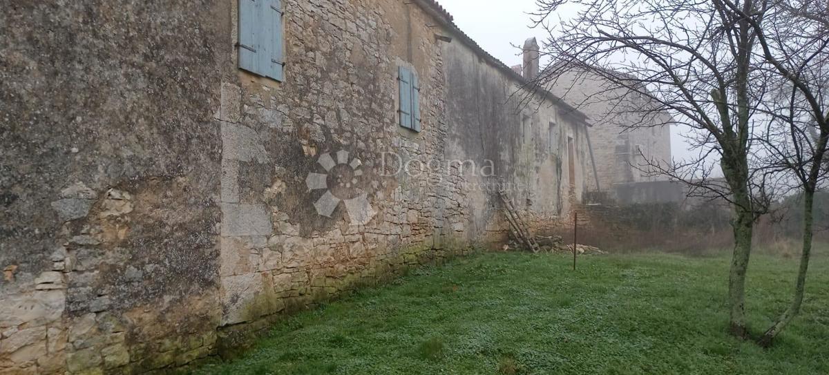 Casa con ampio terreno edificabile