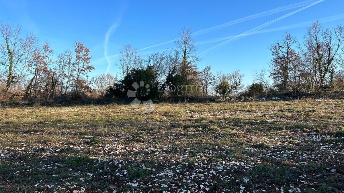 Terreno edificabile Kanfanar, 945m2