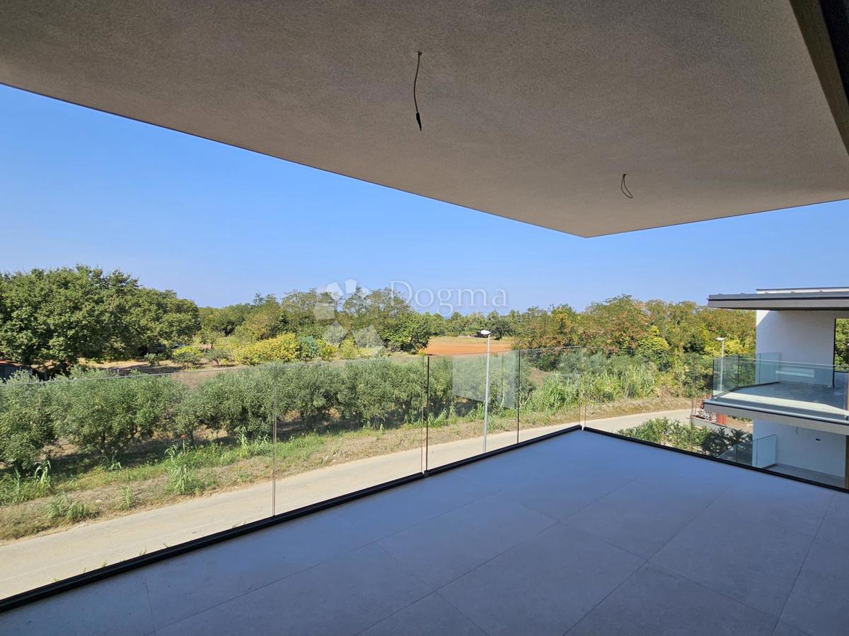 Umago, nuova costruzione di alta qualità a 10 minuti dal mare