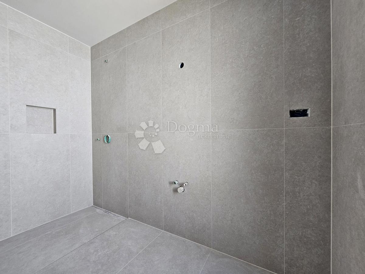 Umago, nuova costruzione di alta qualità a 10 minuti dal mare