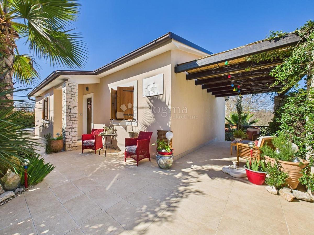 NUOVA CASA CON DUE APPARTAMENTI E JACUZZI - KRNICA