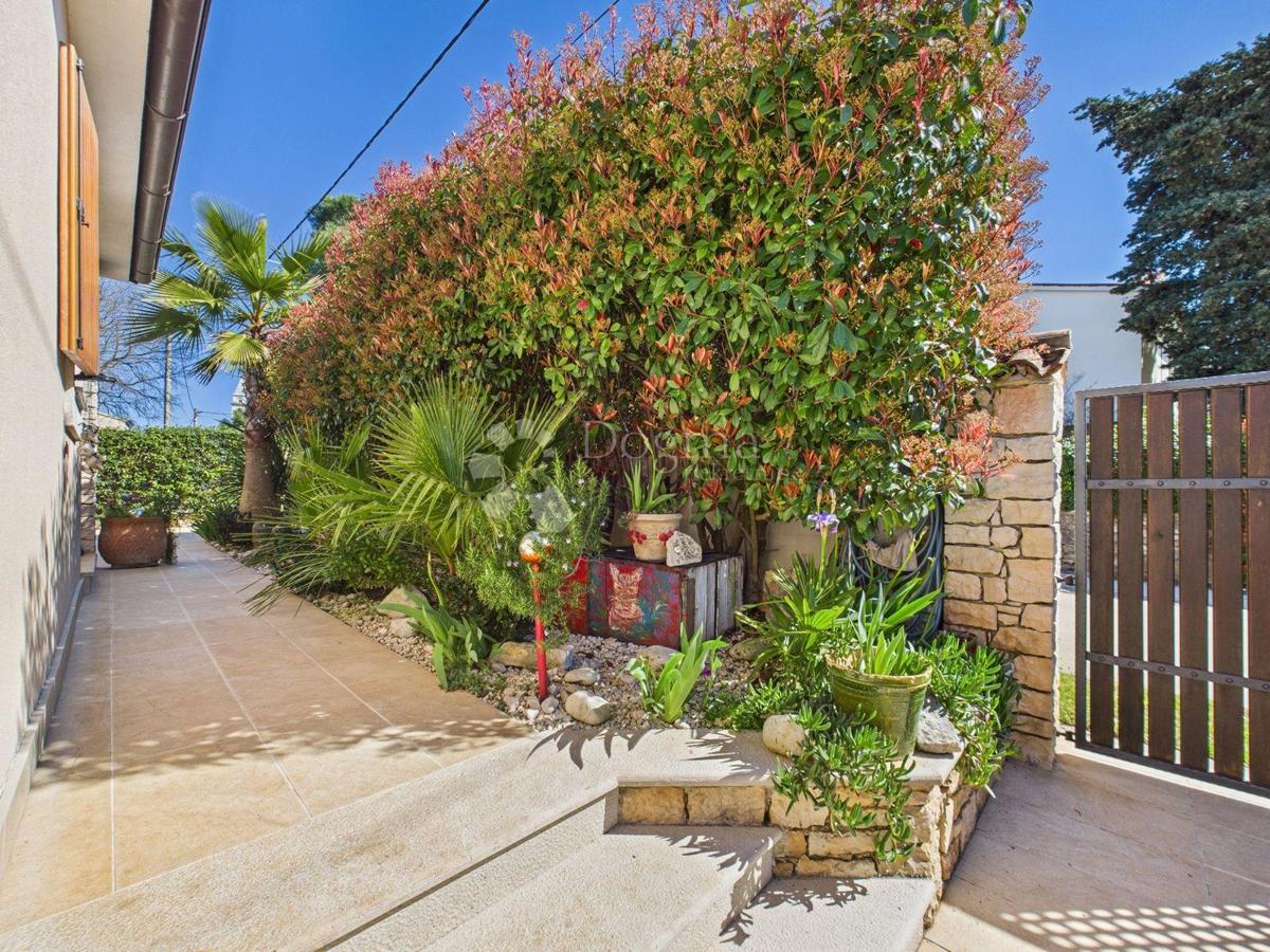 NUOVA CASA CON DUE APPARTAMENTI E JACUZZI - KRNICA