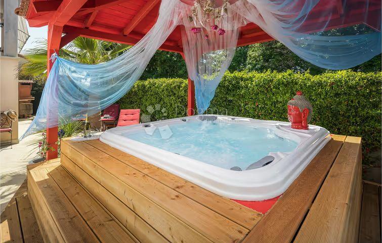 NUOVA CASA CON DUE APPARTAMENTI E JACUZZI - KRNICA