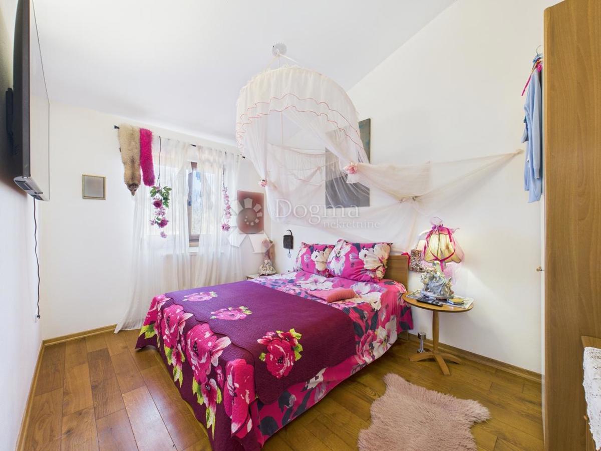 NUOVA CASA CON DUE APPARTAMENTI E JACUZZI - KRNICA