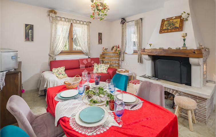 NUOVA CASA CON DUE APPARTAMENTI E JACUZZI - KRNICA