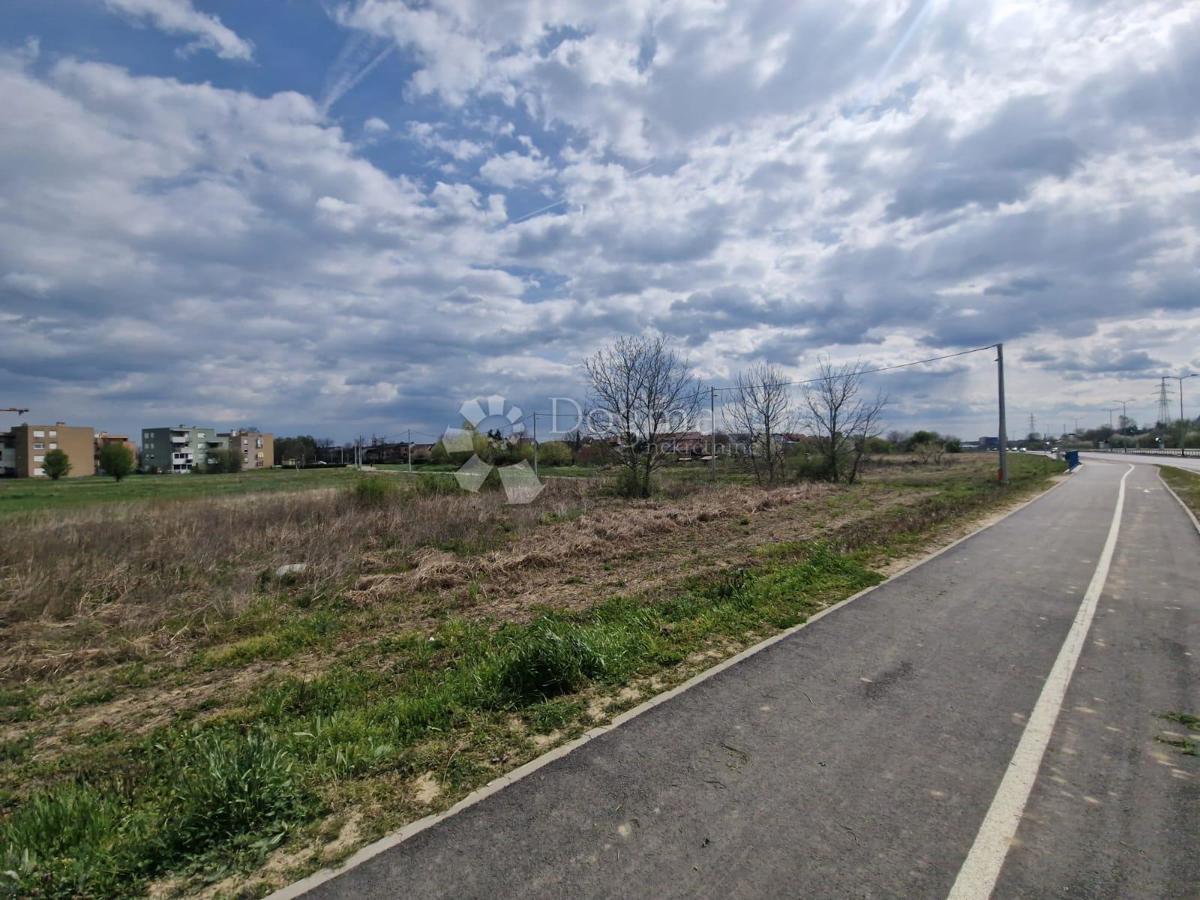 Sesvete, 1513m2, zona edificabile – OTTIMA OCCASIONE PER COSTRUIRE