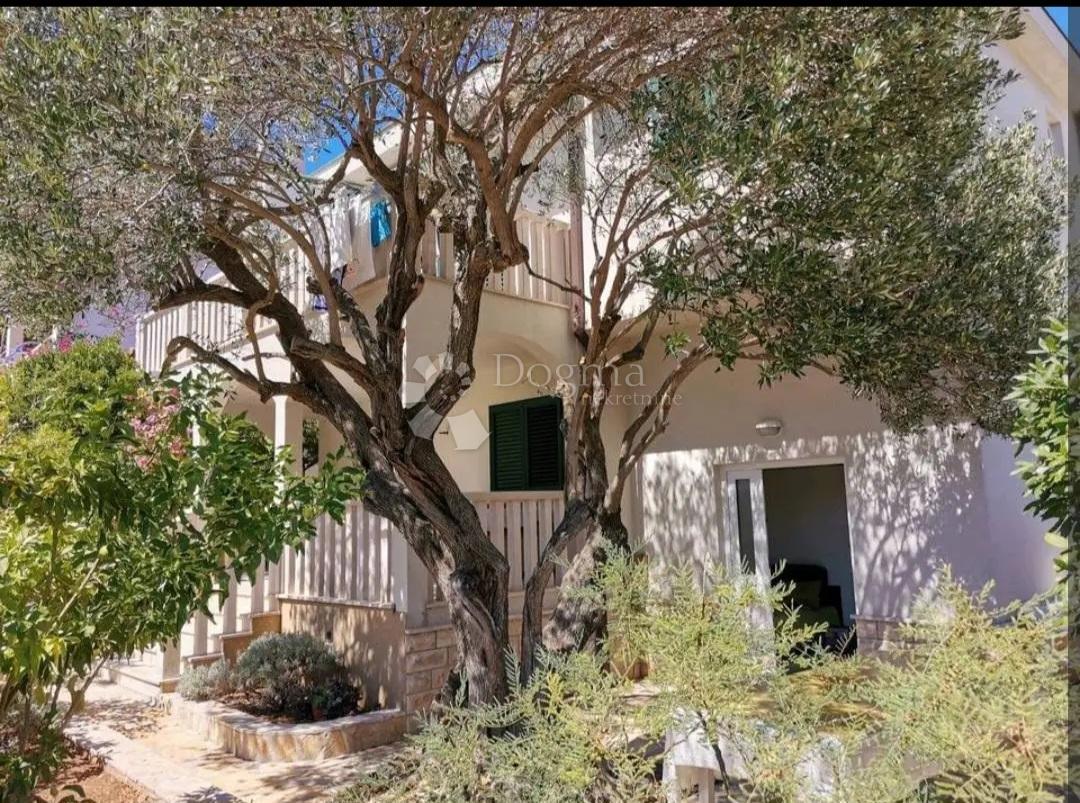 Casa Ražanj, Rogoznica, 182m2