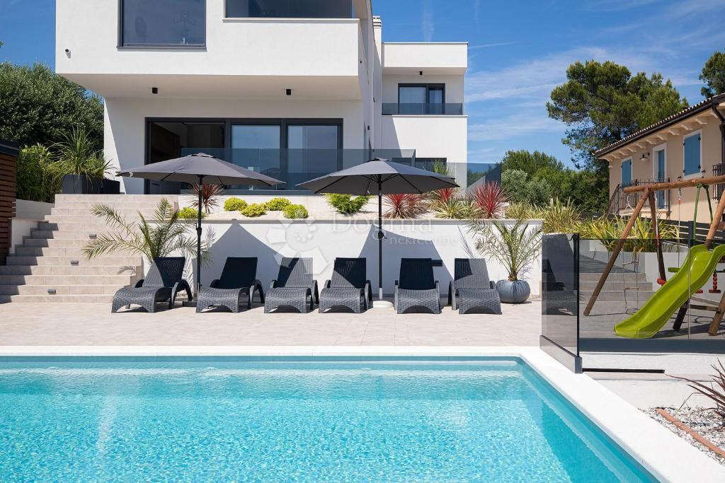 BELLISSIMA VILLA POMER