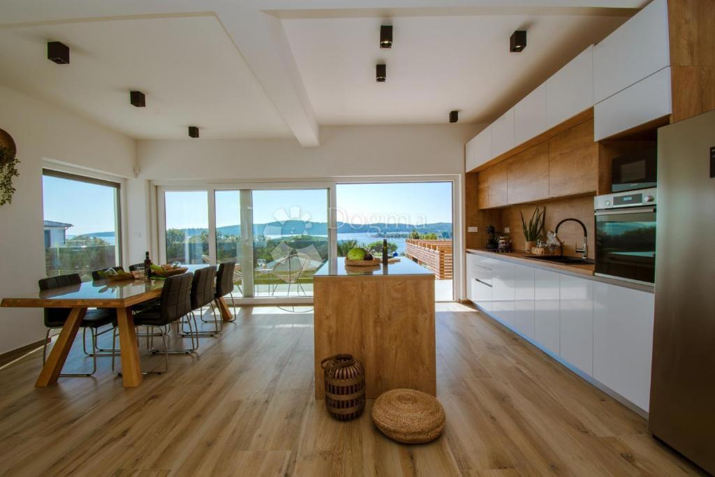 BELLISSIMA VILLA POMER