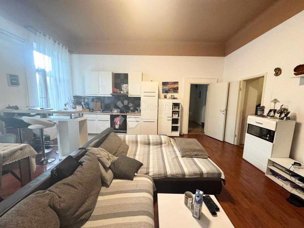 Allogio Centar, Rijeka, 78,49m2