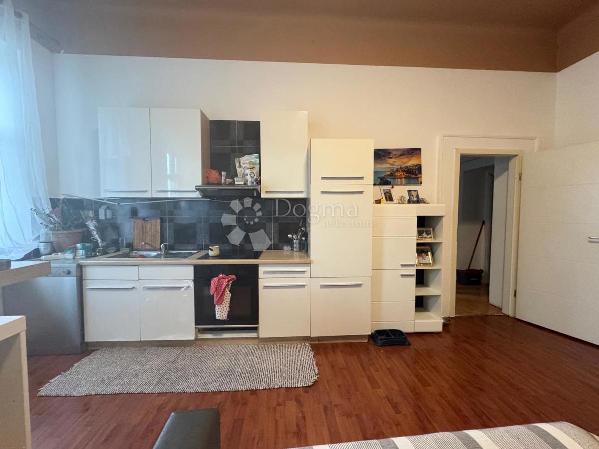 Allogio Centar, Rijeka, 78,49m2