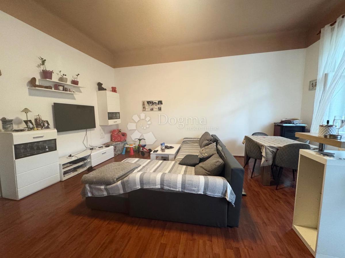 Allogio Centar, Rijeka, 78,49m2