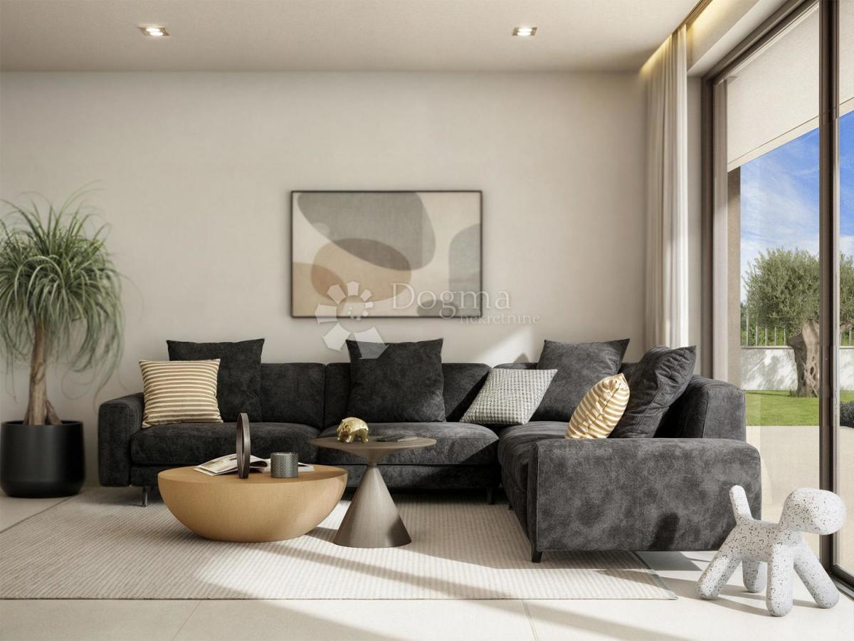 Appartamento con piscina e giardino vicino alla spiaggia – Rovigno, nuova costruzione