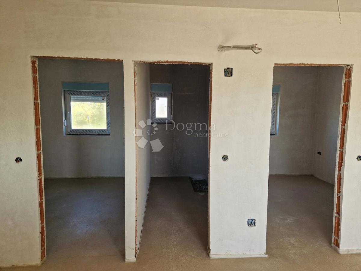 Allogio Maslenica, Jasenice, 5.516m2