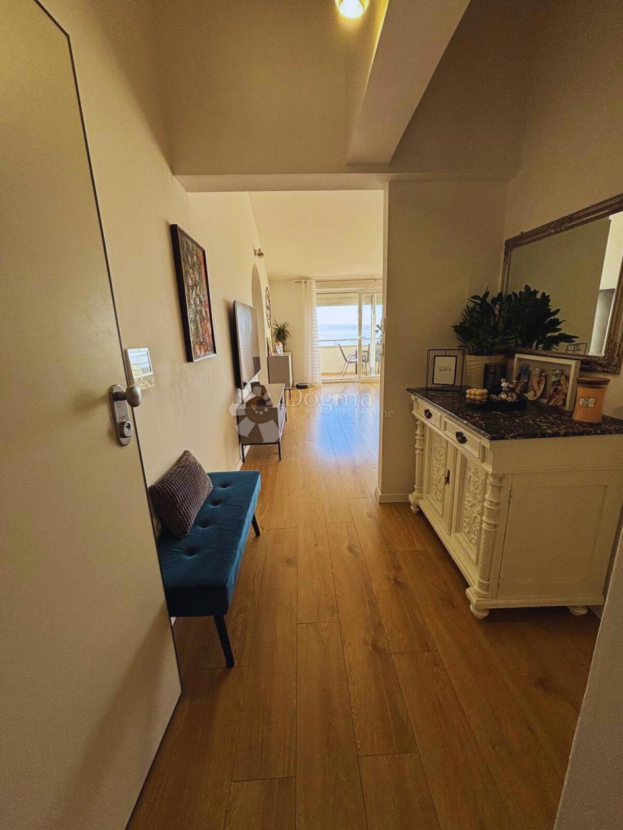 Opportunità d’investimento a Žnjan – 119 m², Due Appartamenti in Uno, Due Posti Auto