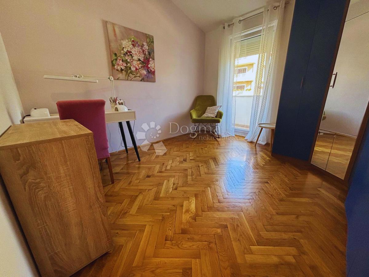 Opportunità d’investimento a Žnjan – 119 m², Due Appartamenti in Uno, Due Posti Auto