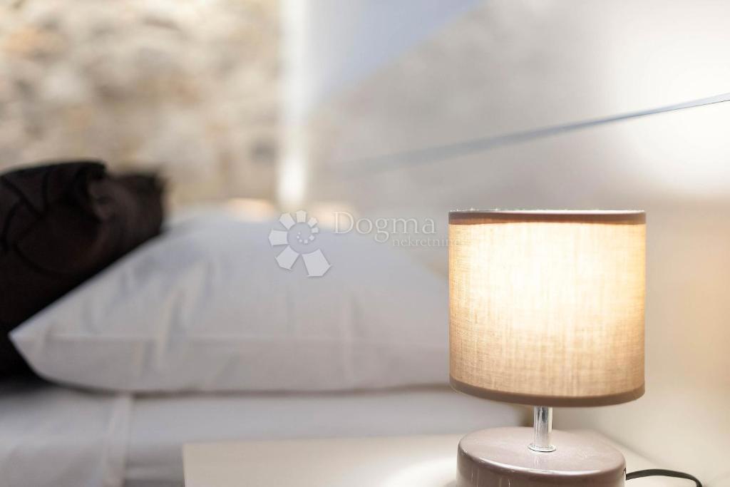 Appartamento Ristrutturato di Lusso di 114 m² in Vendita nel Cuore di Sebenico – Ideale per Affitto Turistico!