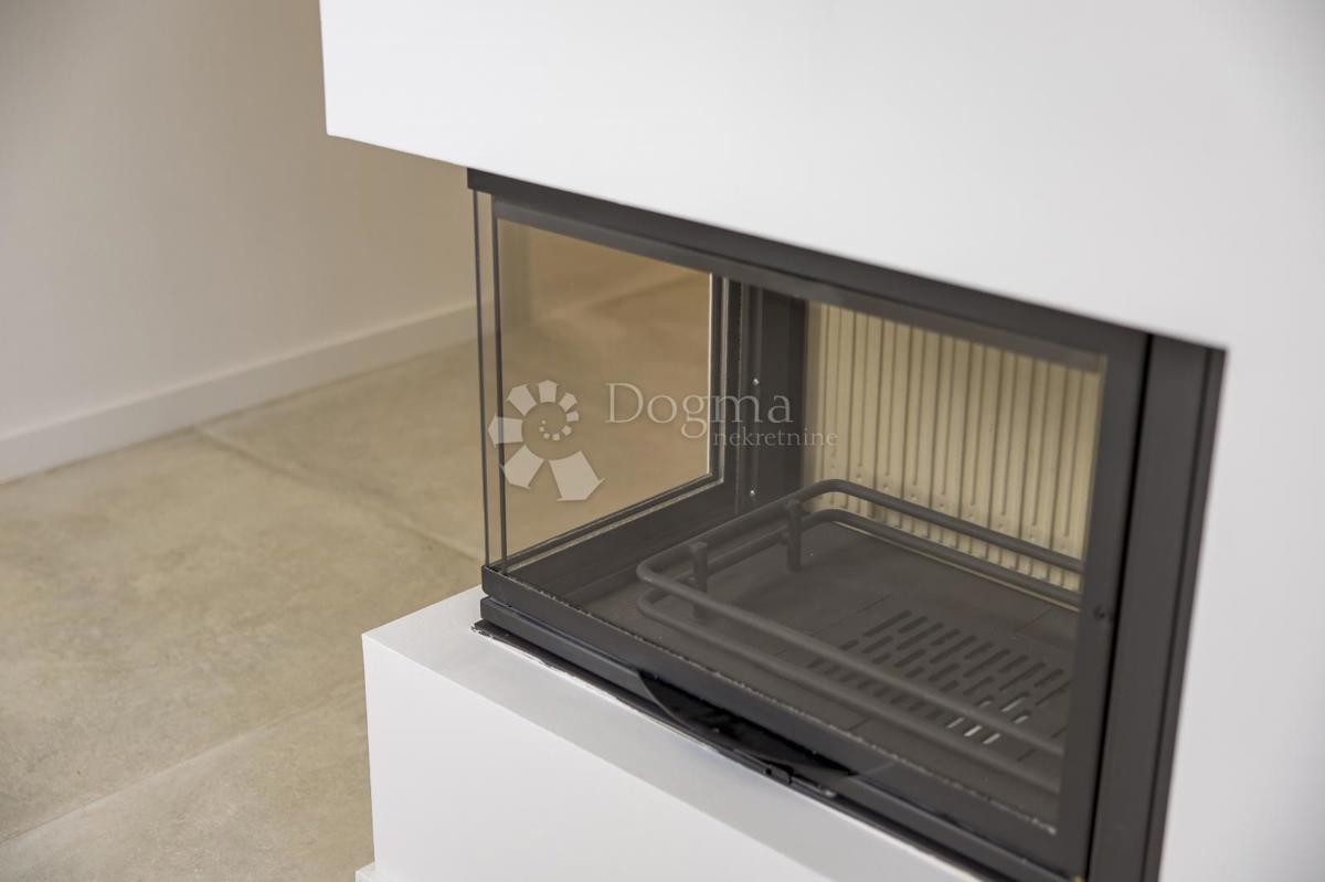 BELLA CASA FAMILIARE CON PISCINA NELL'ISTRIA CENTRALE