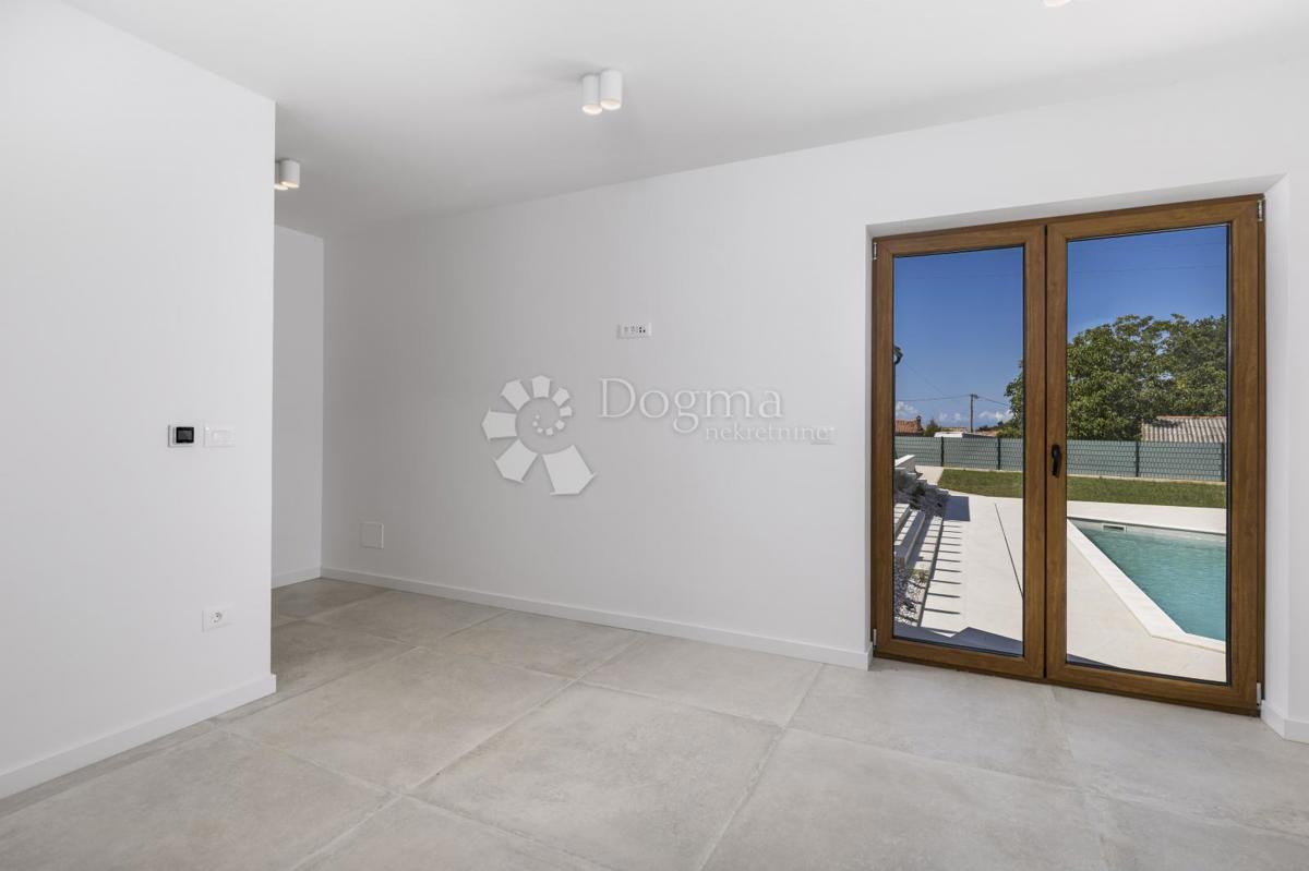 BELLA CASA FAMILIARE CON PISCINA NELL'ISTRIA CENTRALE