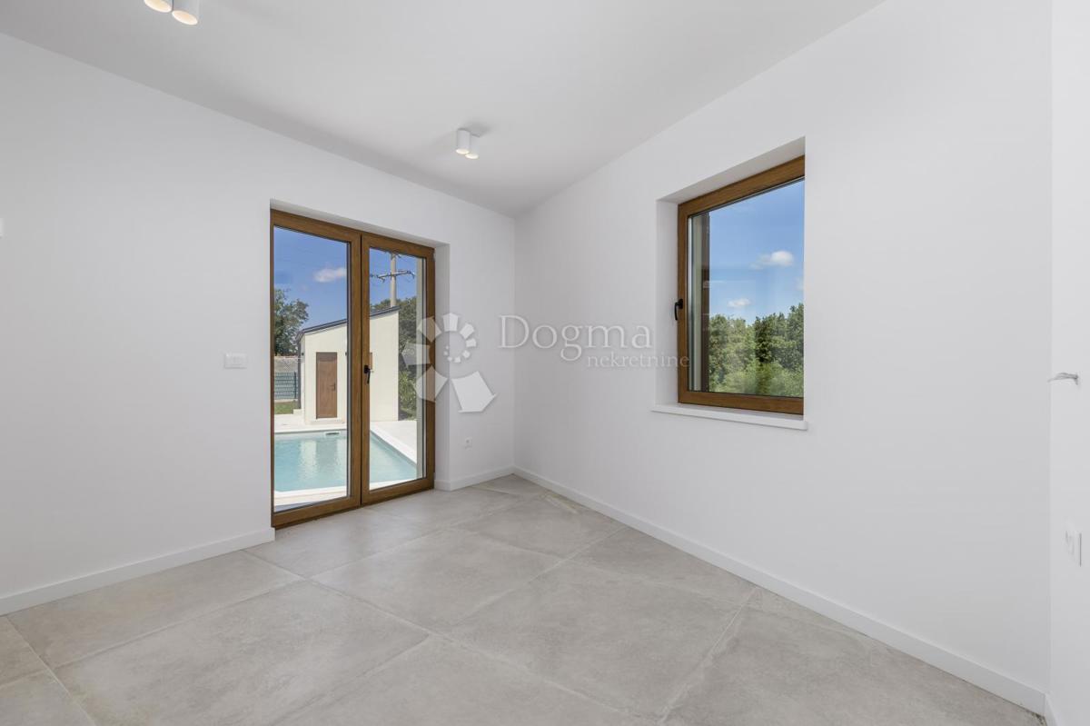 BELLA CASA FAMILIARE CON PISCINA NELL'ISTRIA CENTRALE